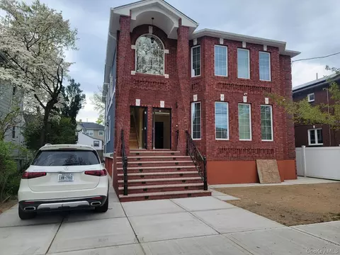 24712 139th Ave, Rosedale, NY 11422