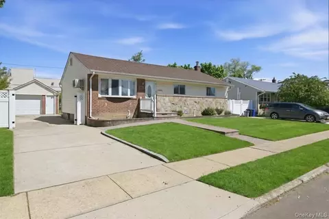82 Morris Dr, East Meadow, NY 11554