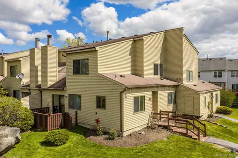 30 Sycamore Ct, Highland Mills, NY 10930