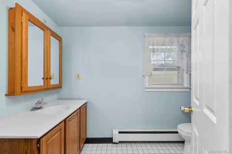 Bath - 184 3rd St, Cortlandt, NY 10511 photo 1 of 4