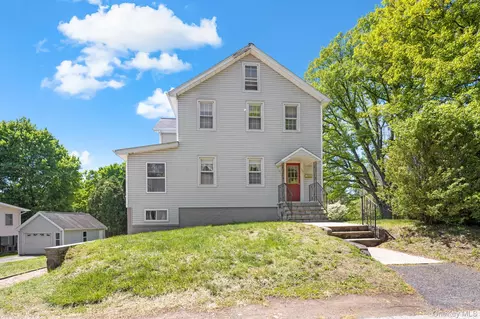 184 3rd St, Cortlandt, NY 10511