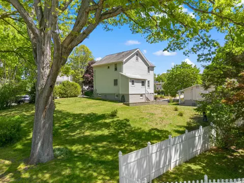 Exterior - 184 3rd St, Cortlandt, NY 10511 photo 6 of 6