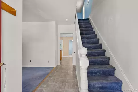 Entry Way - 184 3rd St, Cortlandt, NY 10511 photo 3 of 3
