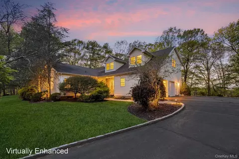 3 Heidi Ln, Mount Sinai, NY 11766