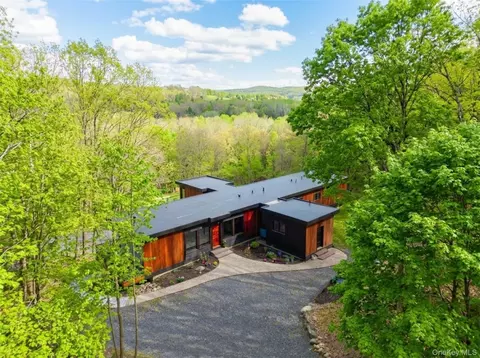 490 Old State Route 82, Taghkanic, NY 12521