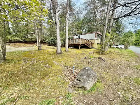 822 Lark Ln, Deerpark, NY 12729