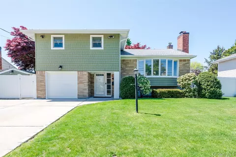 29 Kirkwood Dr, Glen Cove, NY 11542
