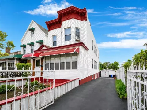 4521 Carpenter Ave, New York, NY 10470
