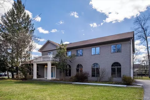 11 Baker Ln, Ramapo, NY 10901