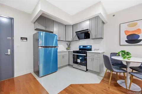 Kitchen - 141-15 Cherry Ave #6E, New York, NY 11355 photo 3 of 4