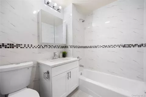 Bath - 141-15 Cherry Ave #6E, New York, NY 11355 photo 1 of 4