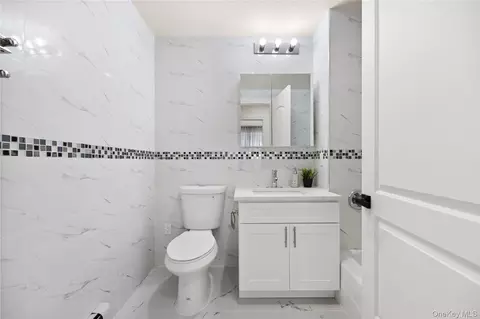 Bath - 141-15 Cherry Ave #6E, New York, NY 11355 photo 2 of 4