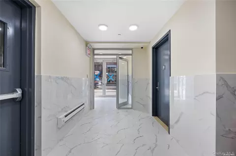 Entry Way - 141-15 Cherry Ave #6E, New York, NY 11355 photo 2 of 2