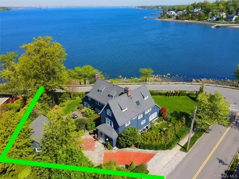 1120 Shore Rd, New York, NY 11363