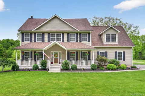 19 Pirog Rd, Shawangunk, NY 12566