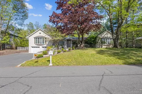 10 Elyise Rd, Ramapo, NY 10952