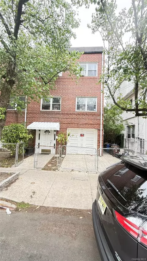 9208 43rd Ave, Elmhurst, NY 11373