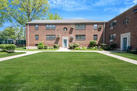 9137 153 Ave #1, Howard Beach, NY 11414