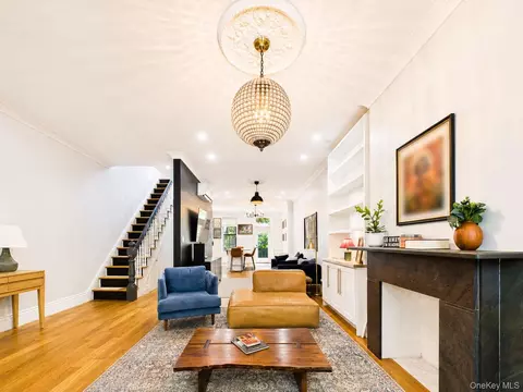 3 Jardine Pl, Brooklyn, NY 11233