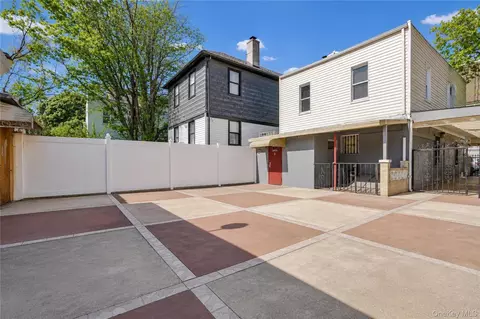 Exterior - 722 Elton St, Brooklyn, NY 11208 photo 6 of 7