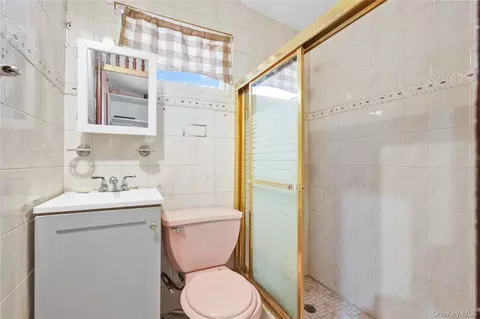 Bath - 722 Elton St, Brooklyn, NY 11208 photo 1 of 1