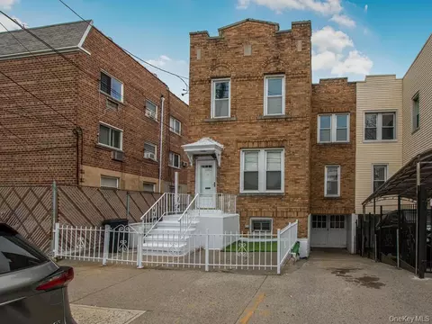 1062 Calhoun Ave, New York, NY 10465