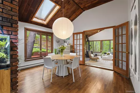 8 Upper Shad Rd, Pound Ridge, NY 10576