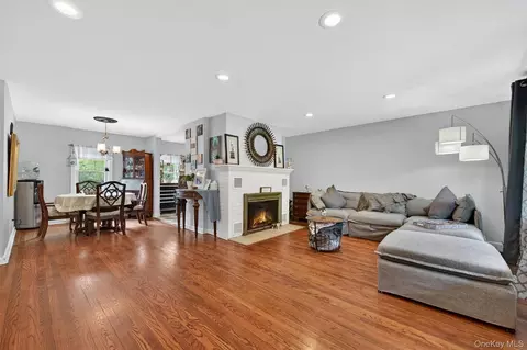 Living - 2596 Us Highway 9w, Cornwall, NY 12518 photo 1 of 1