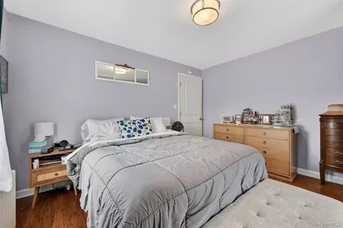 Bedroom - 2596 Us Highway 9w, Cornwall, NY 12518 photo 2 of 3