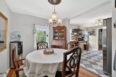 Dining - 2596 Us Highway 9w, Cornwall, NY 12518 photo 1 of 2