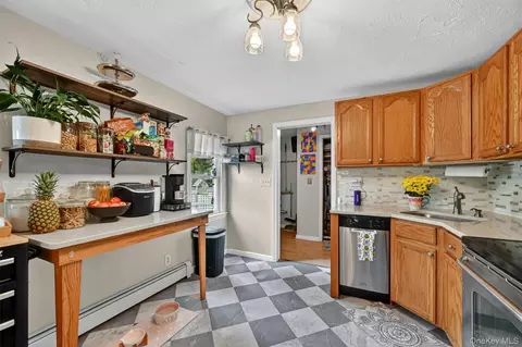 Kitchen - 2596 Us Highway 9w, Cornwall, NY 12518 photo 3 of 3