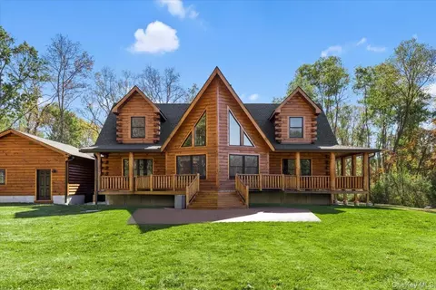 76 Woodlands Trl, Clinton, NY 12514