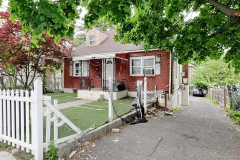 29 Fairview Ave, Ramapo, NY 10977