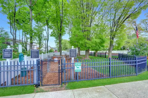 Other - 21 Toehee Pl #2B, Islip, NY 11751 photo 6 of 9