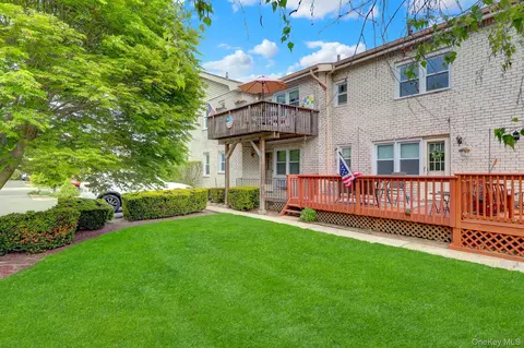 Exterior - 21 Toehee Pl #2B, Islip, NY 11751 photo 3 of 9