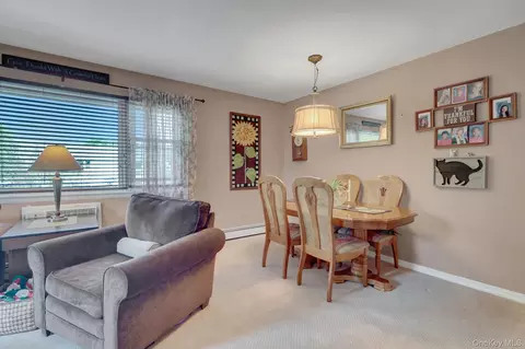 Dining - 21 Toehee Pl #2B, Islip, NY 11751 photo 2 of 2
