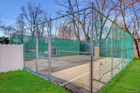 Exterior - 21 Toehee Pl #2B, Islip, NY 11751 photo 4 of 9