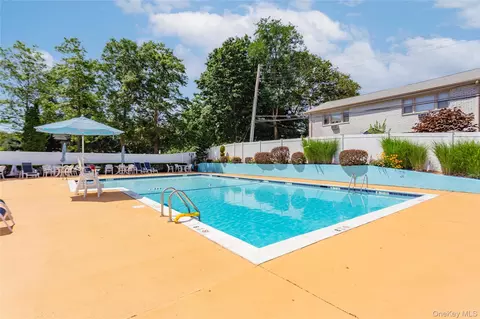 Exterior - 21 Toehee Pl #2B, Islip, NY 11751 photo 5 of 9