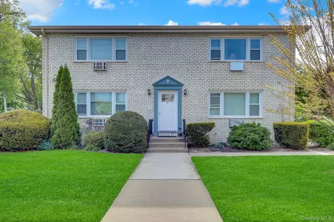 Exterior - 21 Toehee Pl #2B, Islip, NY 11751 photo 1 of 9