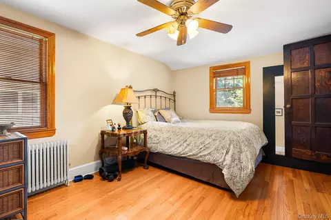 Bedroom - 139 Stevens Ave, Hempstead, NY 11550 photo 3 of 5
