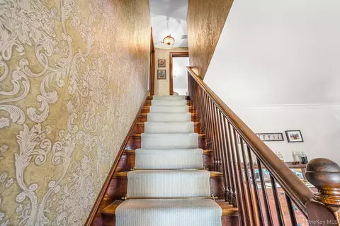 Entry Way - 139 Stevens Ave, Hempstead, NY 11550 photo 1 of 2