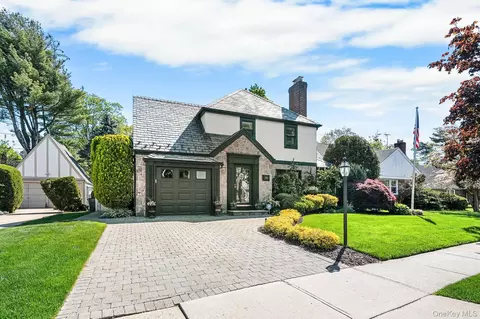 Exterior - 139 Stevens Ave, Hempstead, NY 11550 photo 2 of 7
