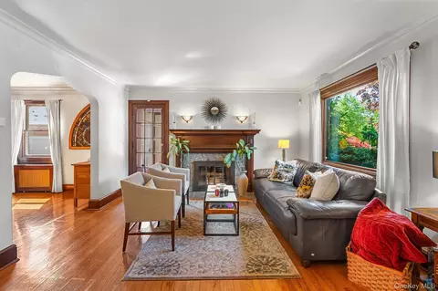 Living - 139 Stevens Ave, Hempstead, NY 11550 photo 1 of 5