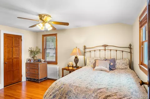 Bedroom - 139 Stevens Ave, Hempstead, NY 11550 photo 4 of 5