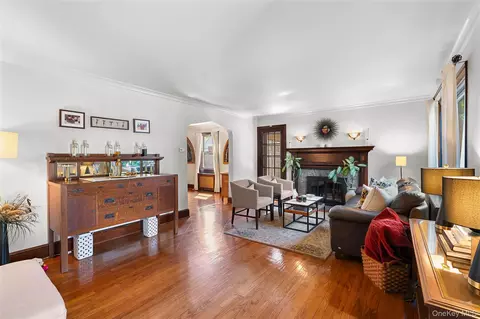 Living - 139 Stevens Ave, Hempstead, NY 11550 photo 3 of 5