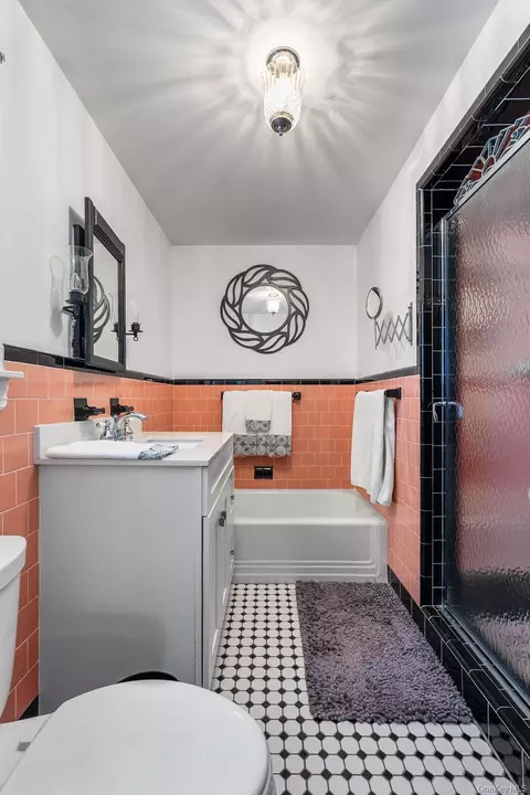 Bath - 139 Stevens Ave, Hempstead, NY 11550 photo 2 of 2