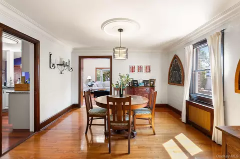 Dining - 139 Stevens Ave, Hempstead, NY 11550 photo 2 of 4