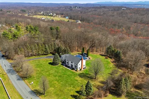 462 Ridge Rd, Hamptonburgh, NY 10916