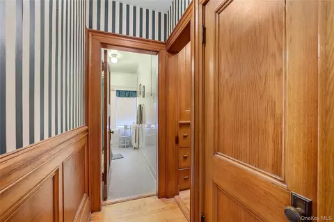 Entry Way - 104 Hooker Ave, Poughkeepsie, NY 12601 photo 4 of 6