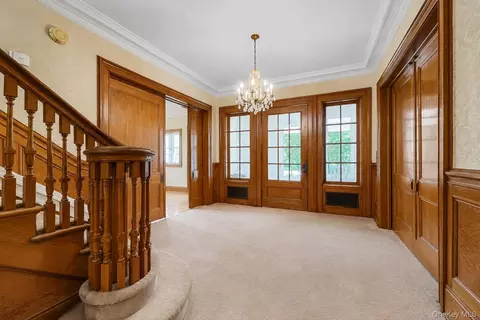 Entry Way - 104 Hooker Ave, Poughkeepsie, NY 12601 photo 2 of 6